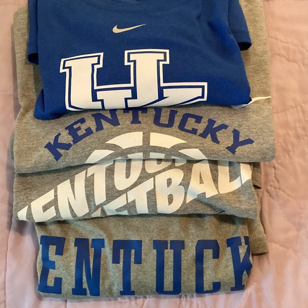4 bundle Nike Kentucky tee shirts 2 reg and 2 dri. 1 blue 3 gray